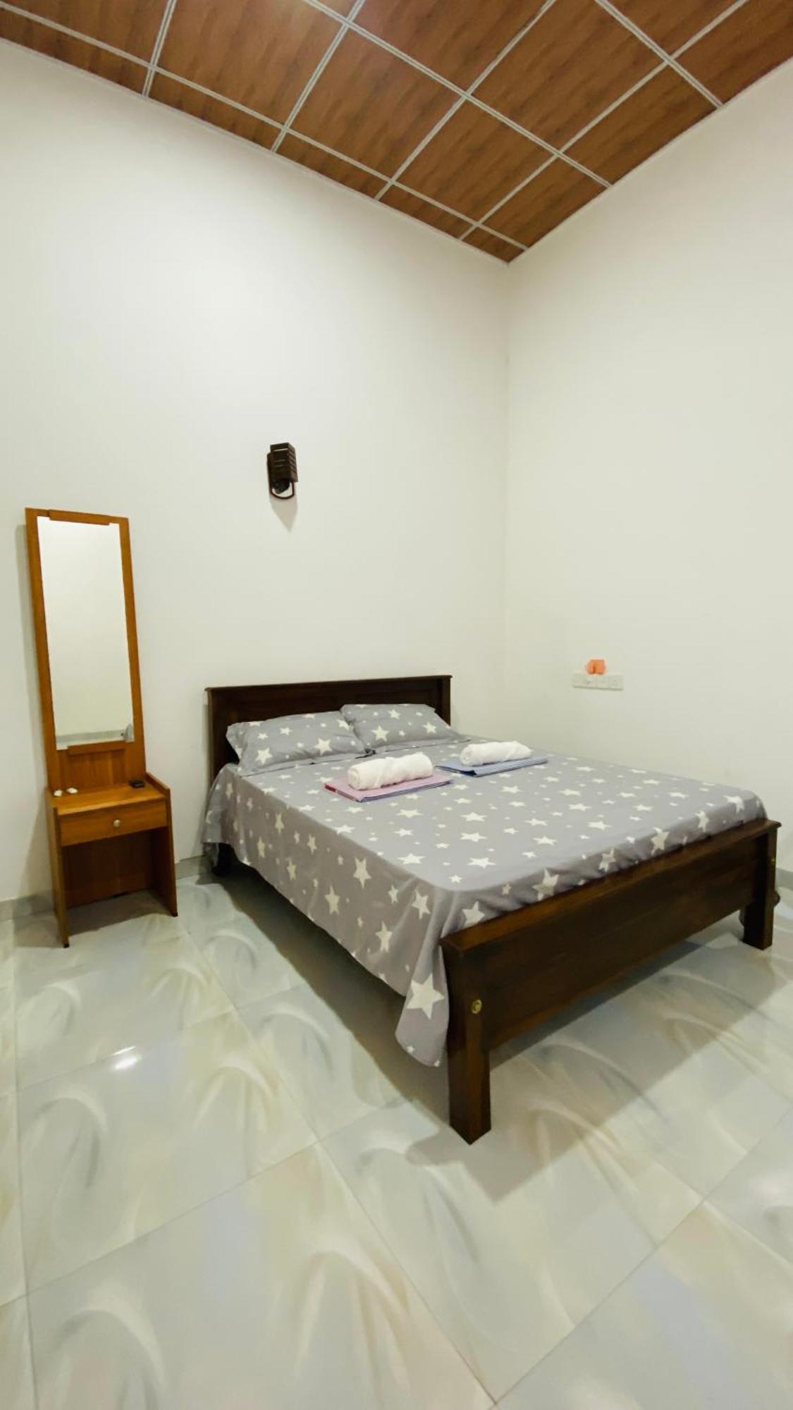 Elisha Place Hiriketiya Homestay *
