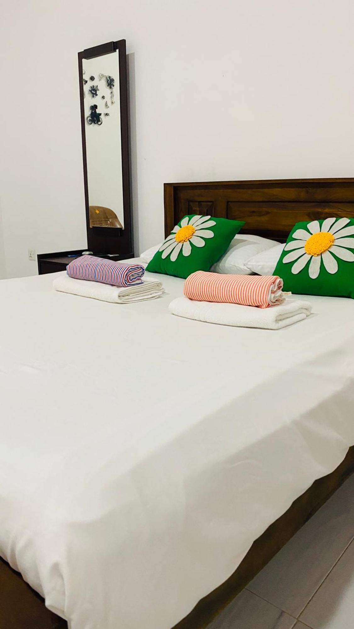 Проживание в семье Elisha Place Hiriketiya